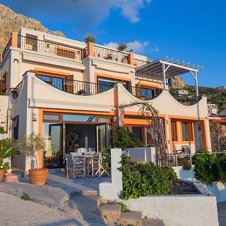 Zach Climbing Spot,sea View דירה